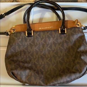 Michael Kors handbag/Crossbody w/ matching wallet